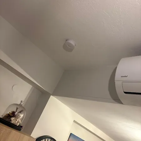 Jordans 4 Apartment