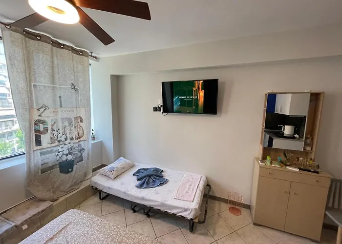 Apartment Jordans 4