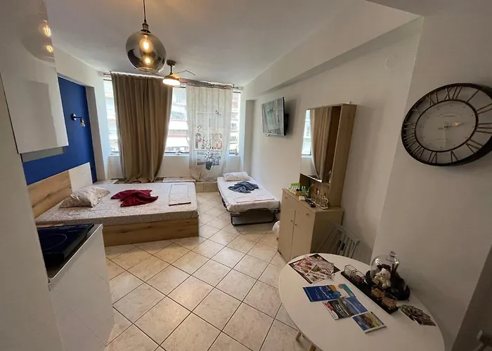 Apartment Jordans 4